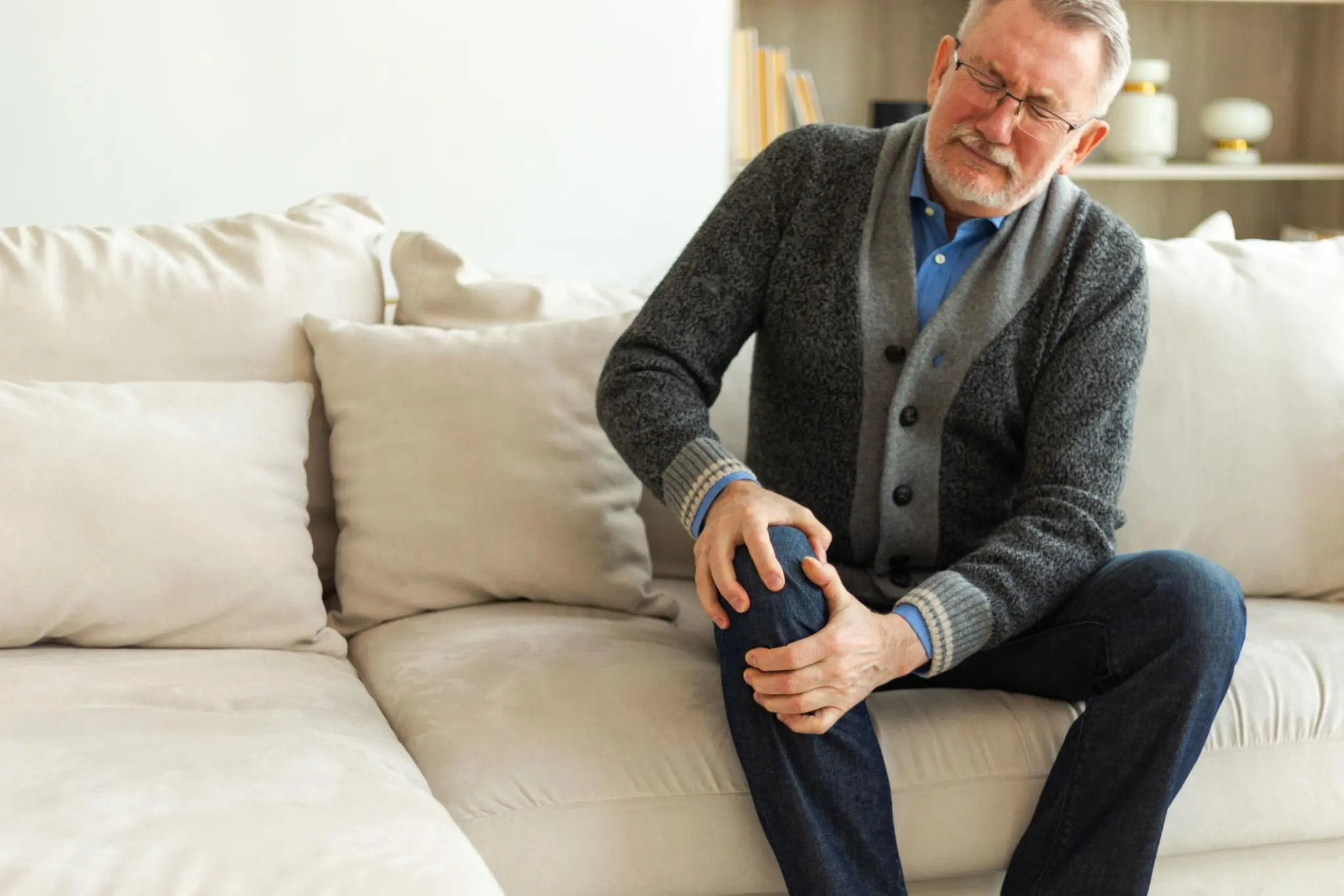 Leg Pain, Rheumatism, Varicose Veins, Arthritis: Can Garlic and Cloves Help Ease the Discomfort?