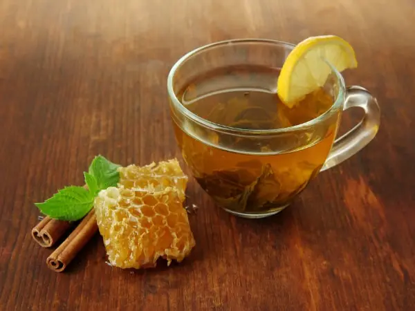 Lemon and Cinnamon Tea: A Comforting Beverage Packed With Natural Flavor and Potential Benefits