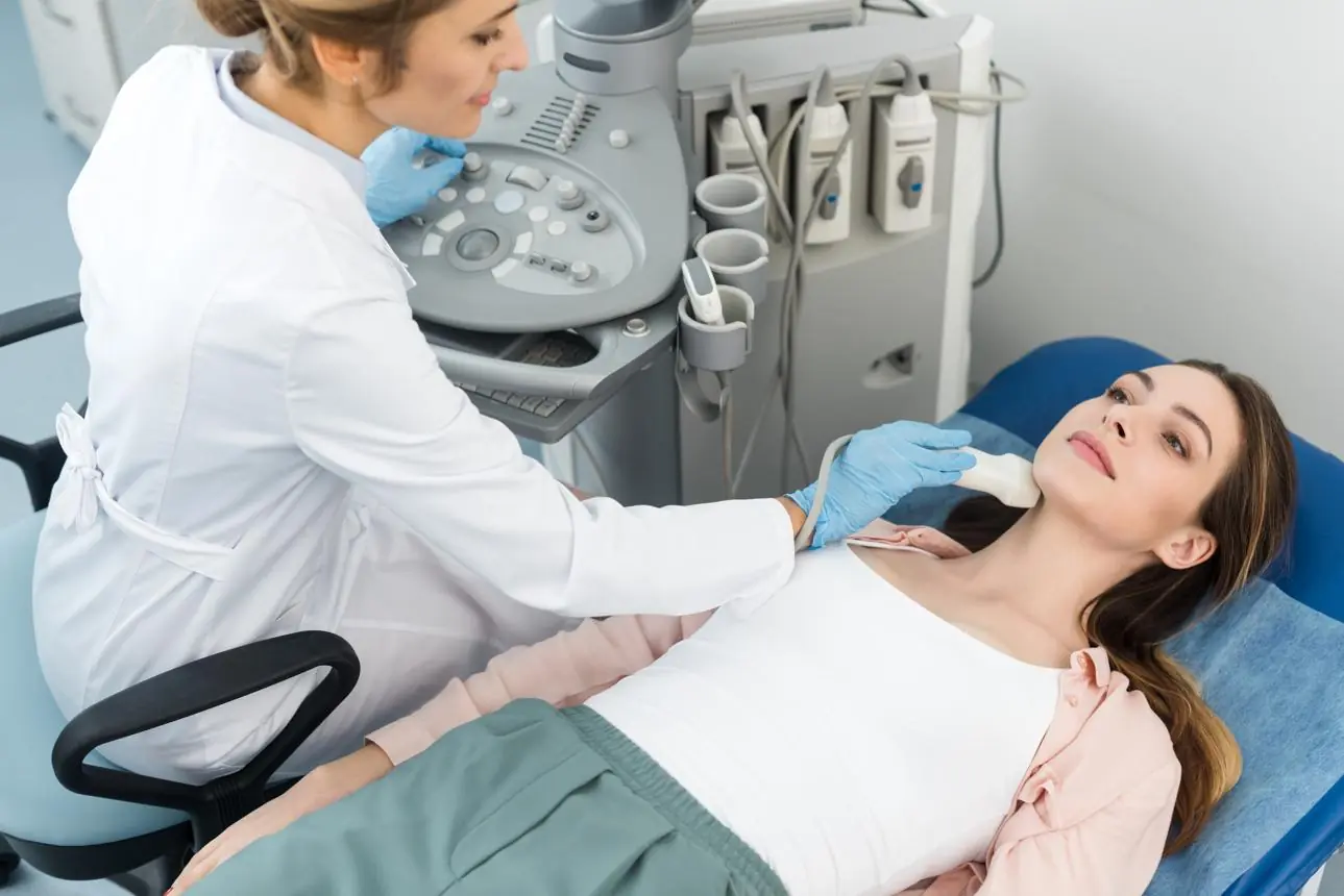 Doctors Investigate Thyroid Can.cer Case: What We Really Know About Cell Phone Use and Your Health