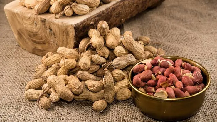 What Your Body May Experience When You Eat Too Many Peanuts