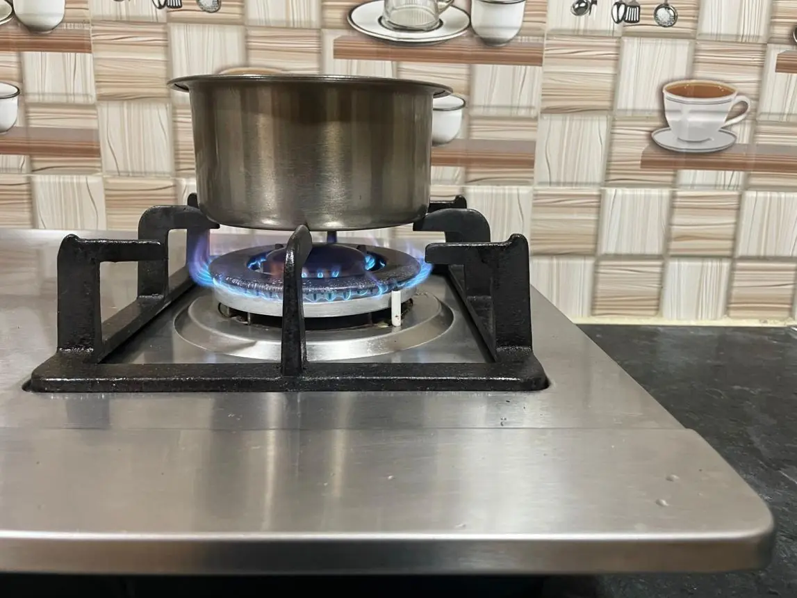 Man Leaves Gas Stove Burning for 27 Days—The Unexpected Discovery Sparks an Important Safety Warning