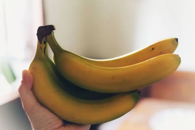 If You’re Over 60, Here’s What Eating a Banana Every Day May Do to Your Body