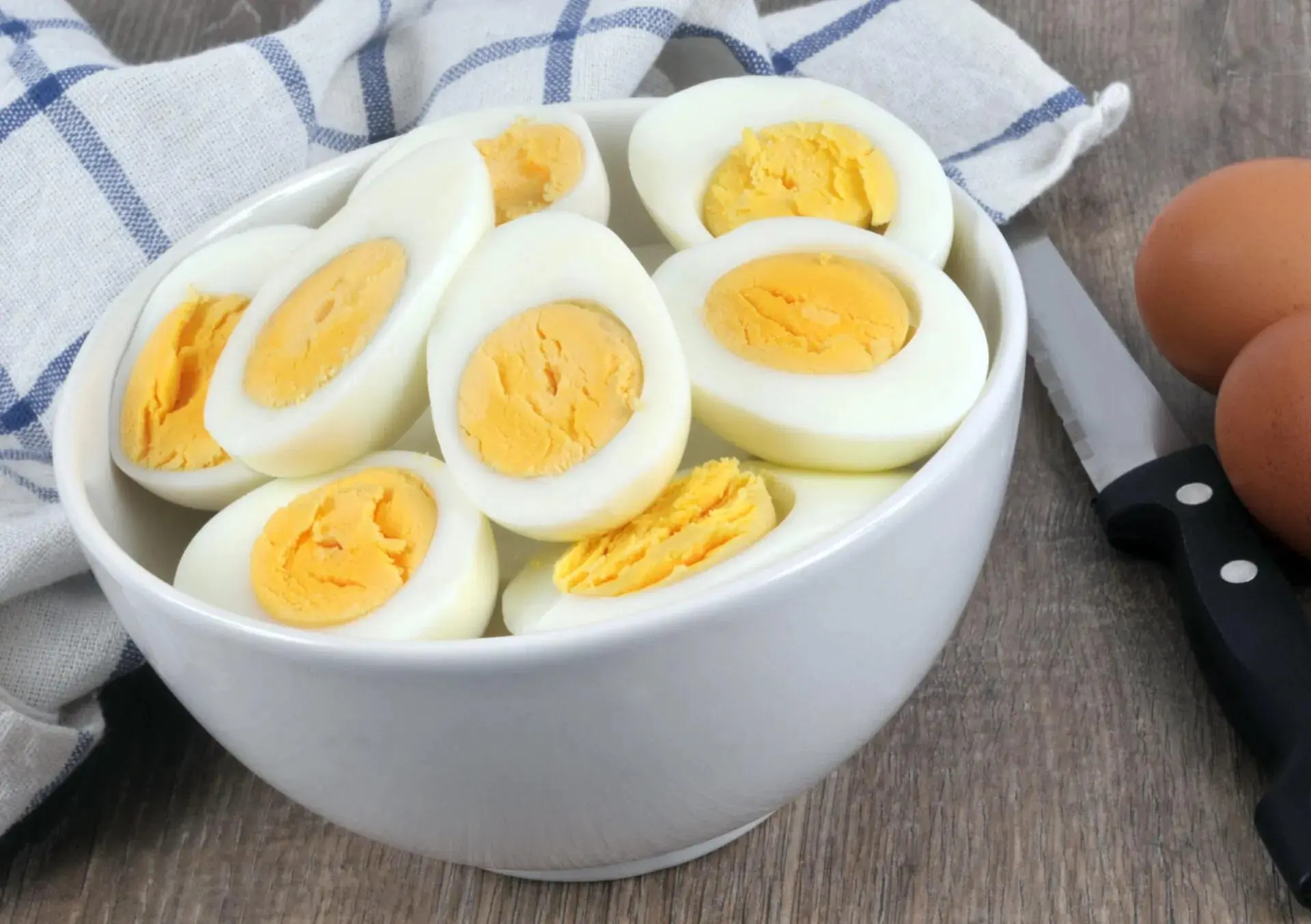 Doctor warns eating boiled eggs in morning causes...See more 👇