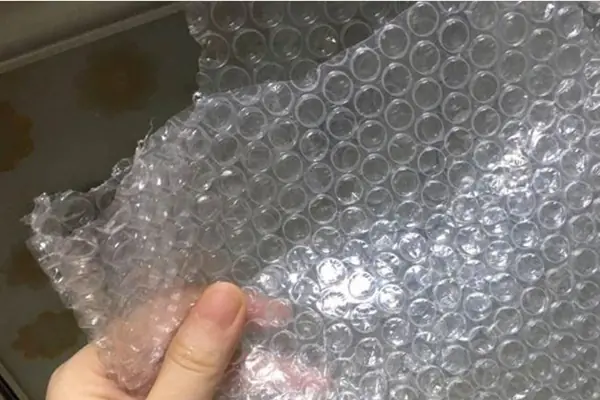 Don’t Toss That Bubble Wrap! You’ll Be Surprised What It Can Do in the Kitchen