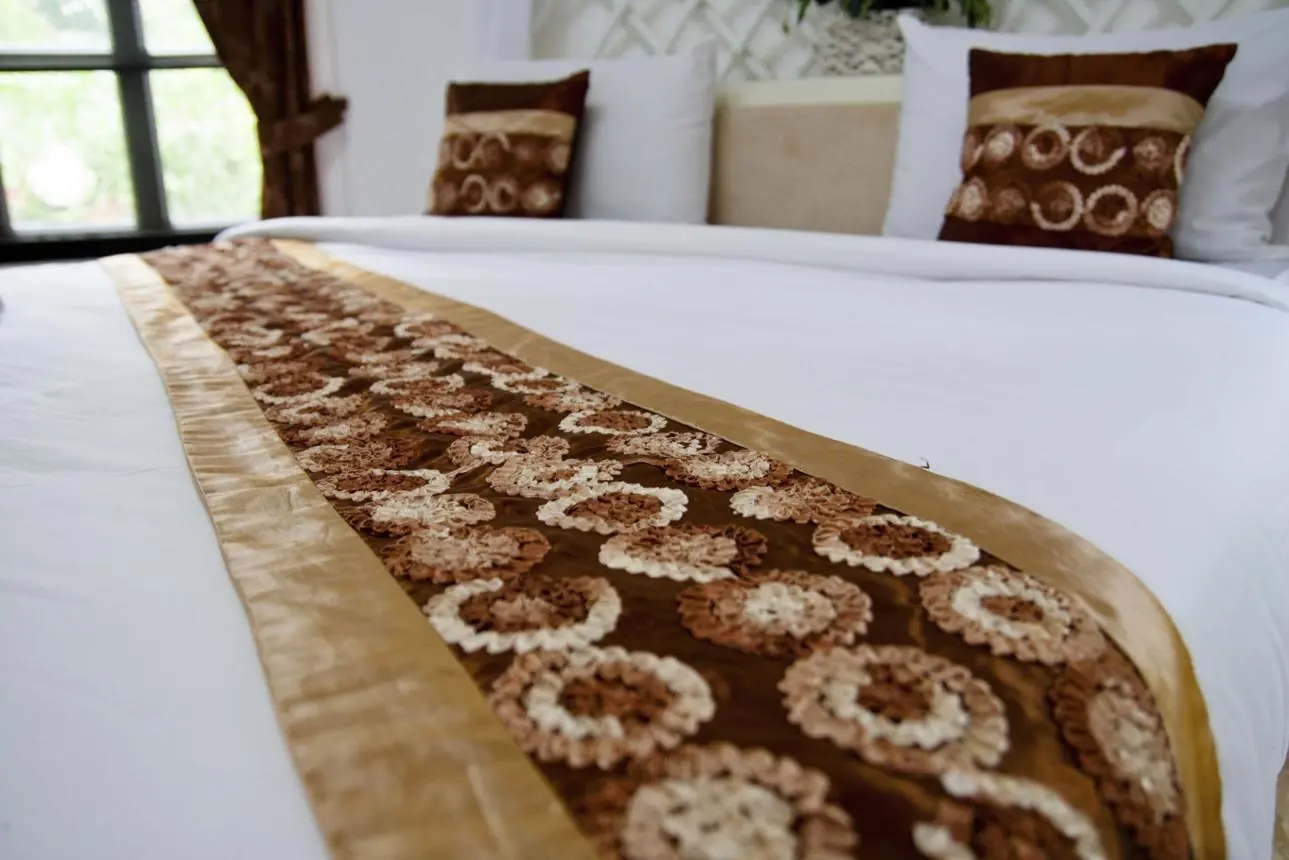 Why Do Hotels Always Place a Cloth Across the Bed? The Surprising Reason Most Guests Never Notice