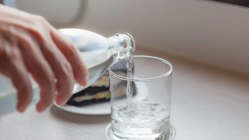 Think You’re Drinking Enough Water? Here Are 15 Signs to Check