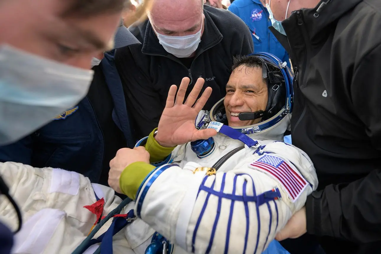 After spending almost 200 days orbiting Earth, a former astronaut shared what he learned