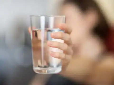 The Simple Morning Habit That May Support Your Body: Start With a Glass of Water