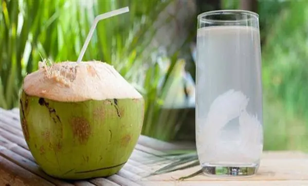 Should You Drink Coconut Water? 8 Groups Who May Need to Be Careful