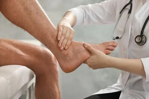 Persistent Leg Swelling: When Your Legs May Be Sending an Important Health Warning