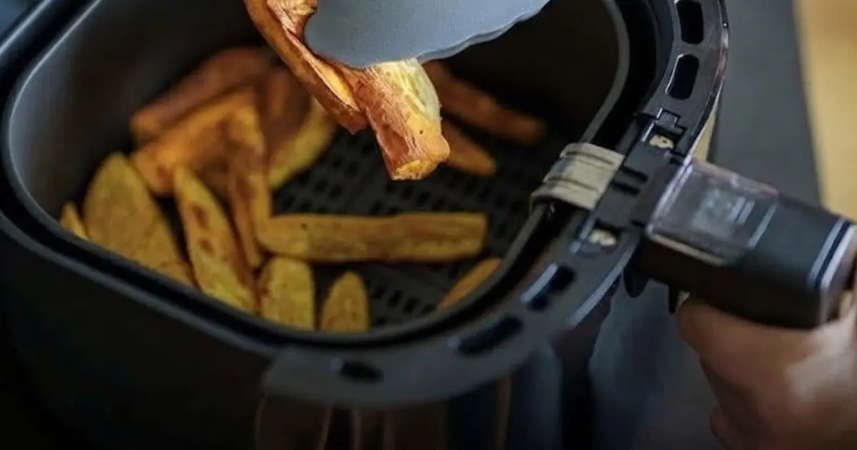 Should You Use an Air Fryer Instead of an Oven? Here's What Experts Say...