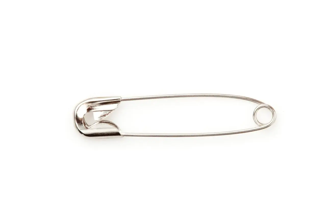 The Hidden Purpose of the Tiny Hole in a Safety Pin: A Clever Design Most People Overlook