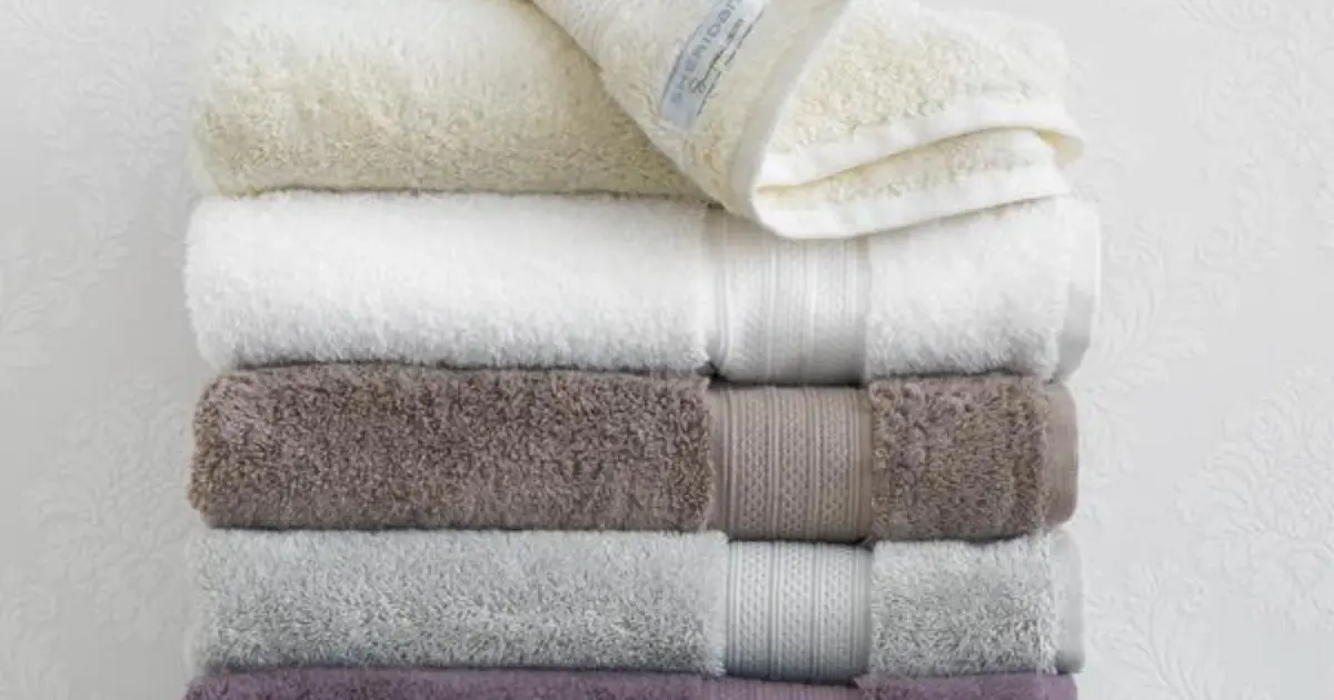 That Decorative Strip on Your Bath Towel Has a Purpose - Here’s What It Is