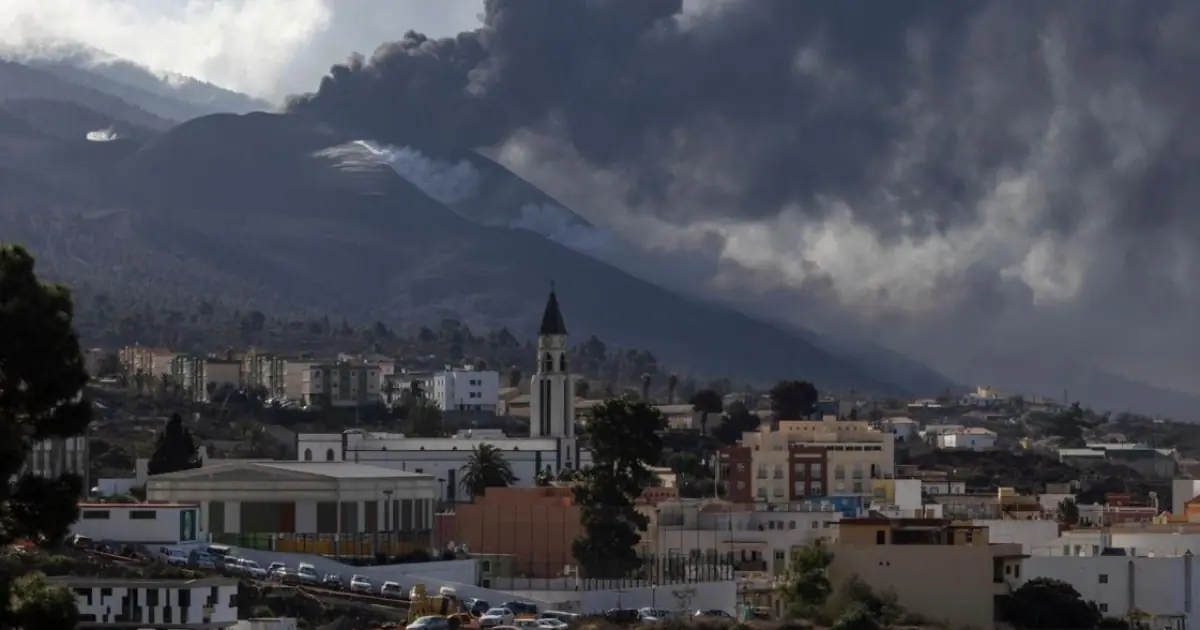 300,000 US Residents Sent Urgent Warning to Prepare for Imminent Volcano Eruption