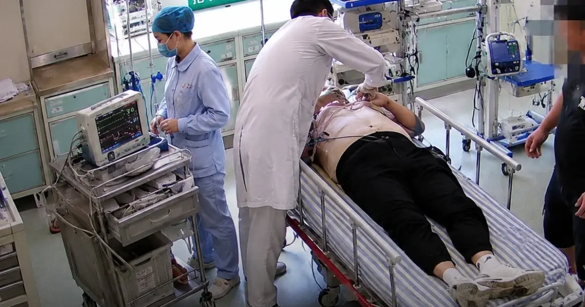 A 65-year-old woman di.ed suddenly at dawn - doctors say her bedtime habits were the real kil.ler