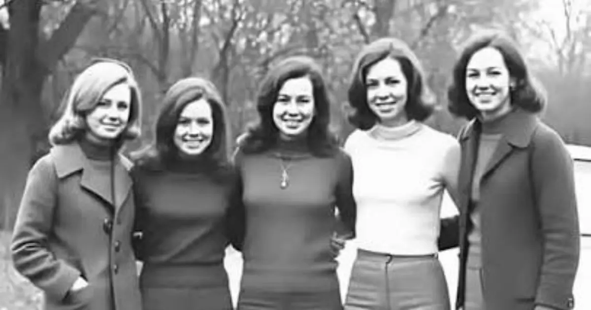 Girls in the 1970s: What Detail Do You Notice First in This Vintage Photo?