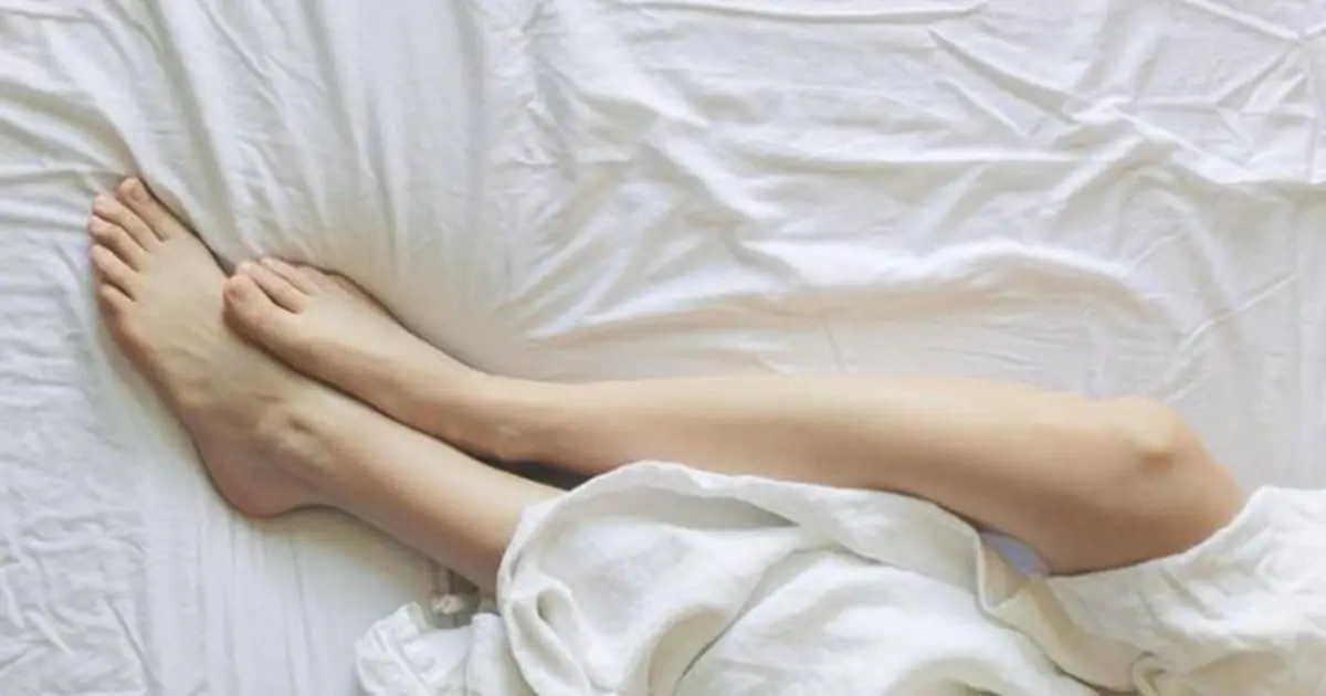 Do You Sleep With One Leg Outside the Blanket? The Reason May Surprise You