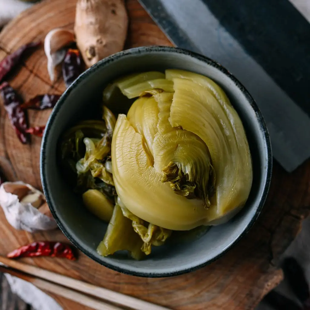 Doctors Warn of Hidden Risks: Could One Common Pickled Vegetable Become Harmful Over Time?