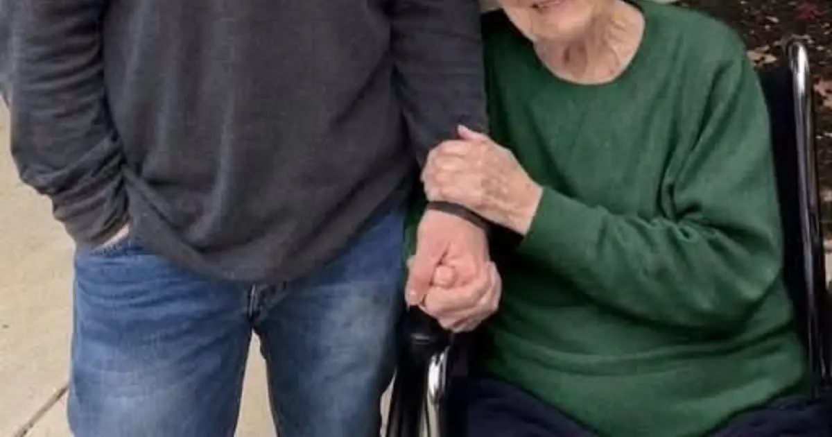 Elderly Woman Warns Son After Her Death — What She Left Behind Changed Everything