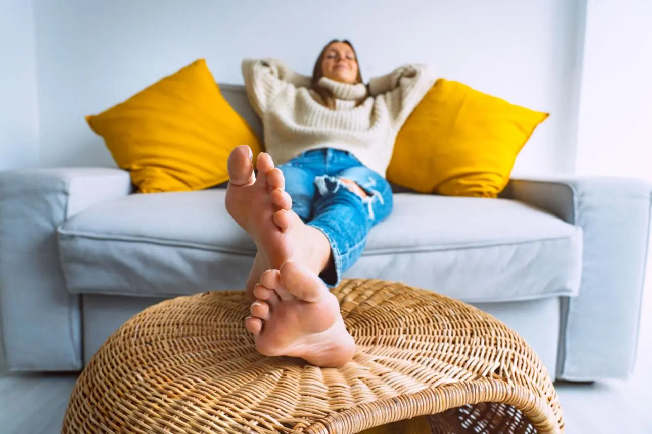 Doctors Want Everyone to Know the Truth About Going Barefoot at Home
