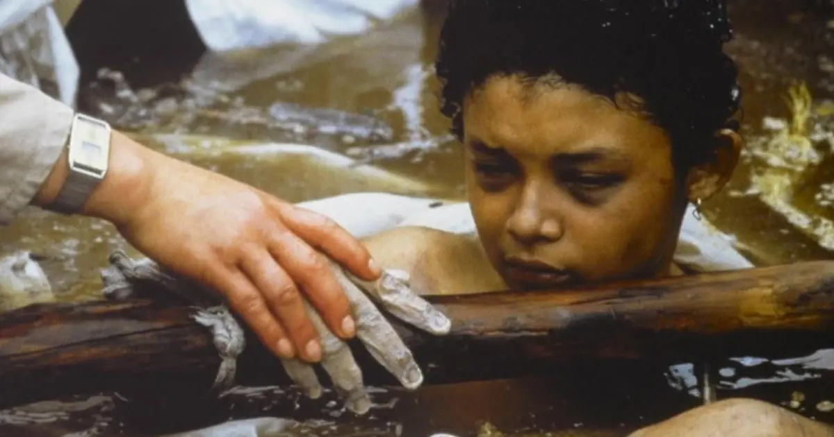 Photographer of tragic little girl trapped in volcanic mudflow explains why he didn’t help her