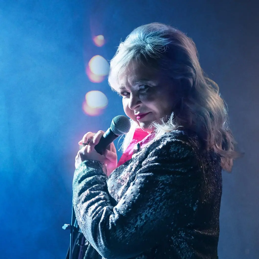 Dolly Parton’s Latest Public Appearance Sparks Concern — Fans Notice a Small Detail That Says a Lot