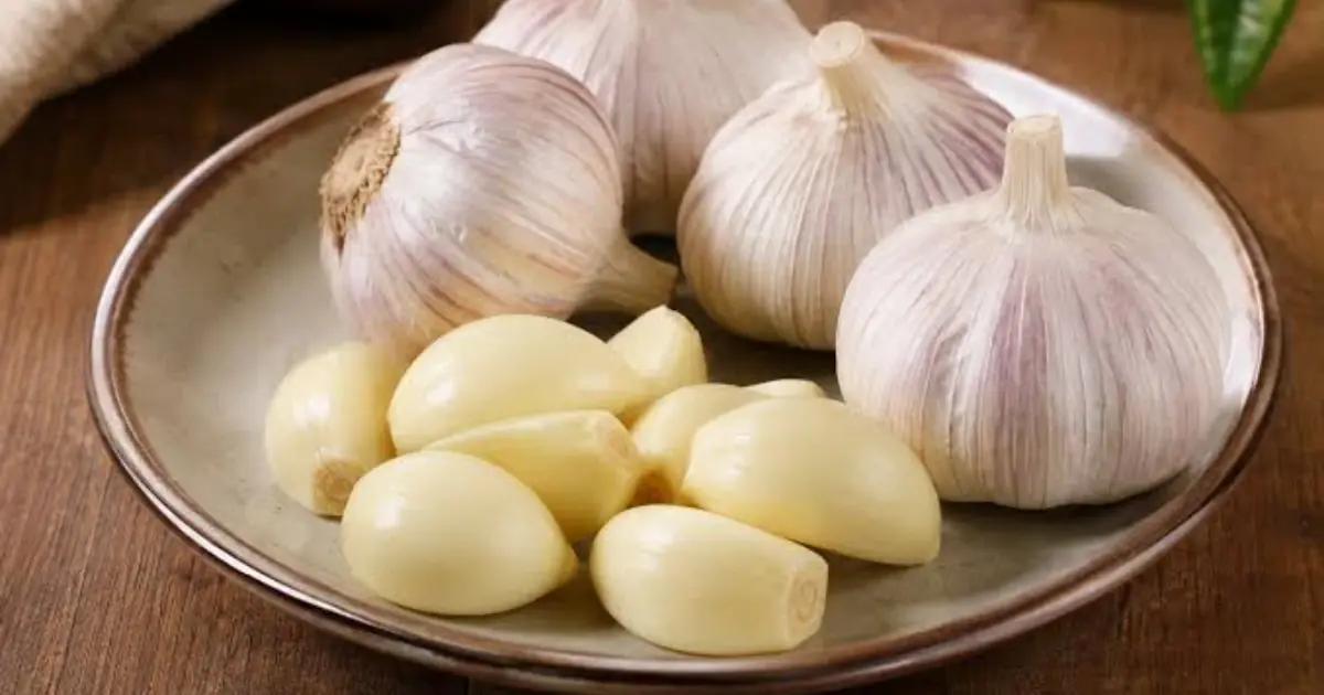 The Natural Properties of Garlic That May Benefit Urinary Health