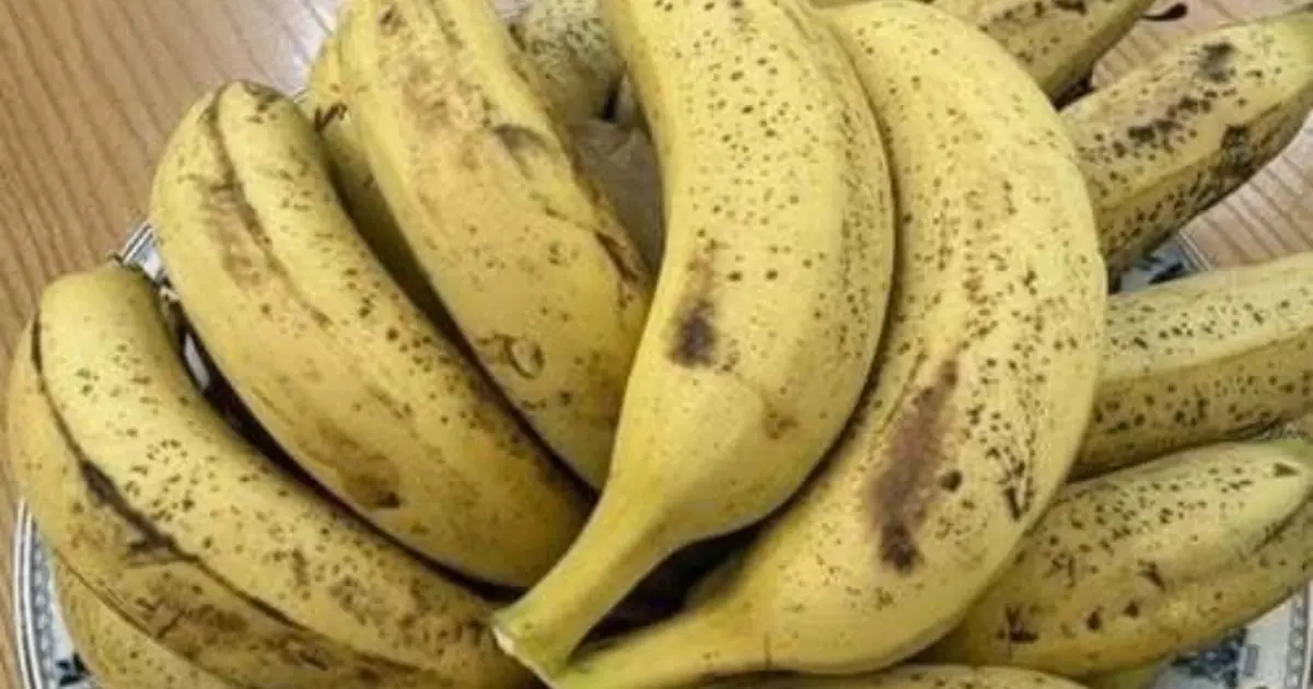 Doctors reveal that eating bananas first thing in the morning causes ....