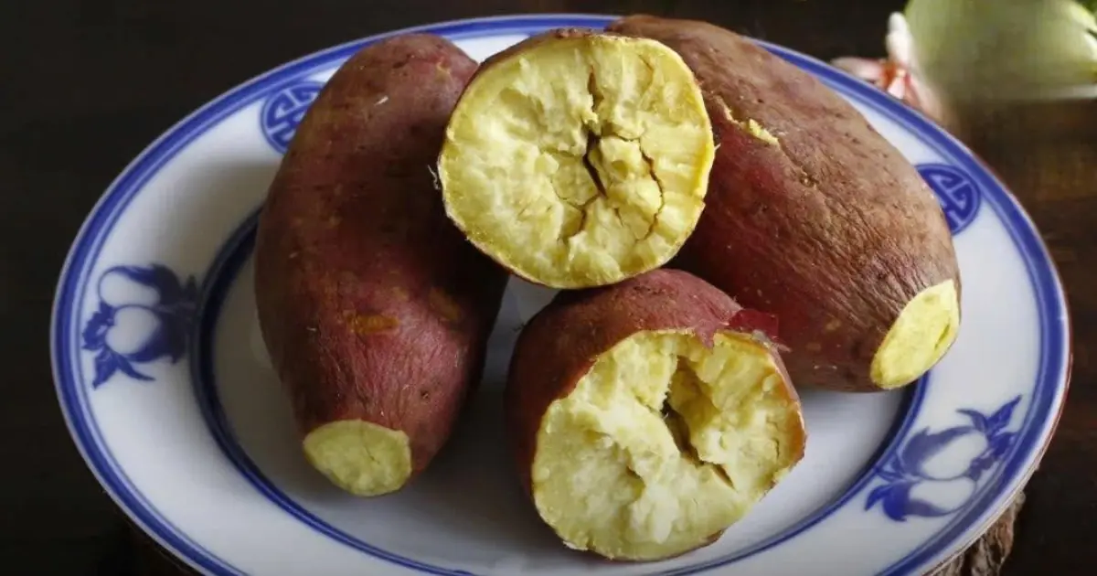 This "strongest anti-cancer food" is widely available in every market at a cheap price.