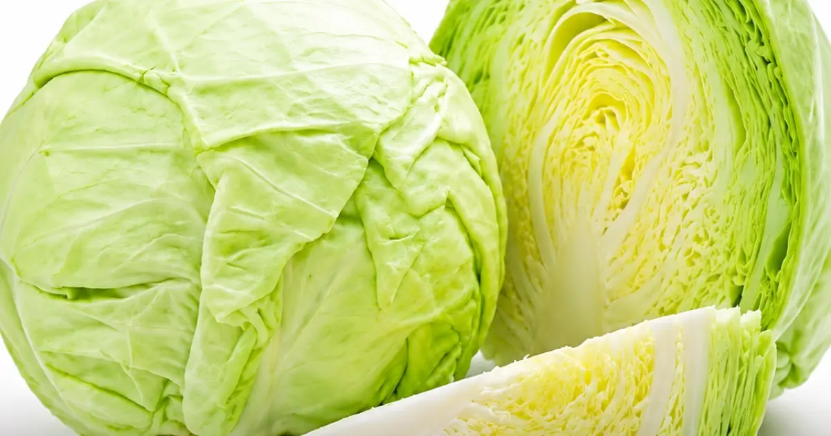 Cabbage Is Healthy — But These 4 Groups of People May Need to Be Careful