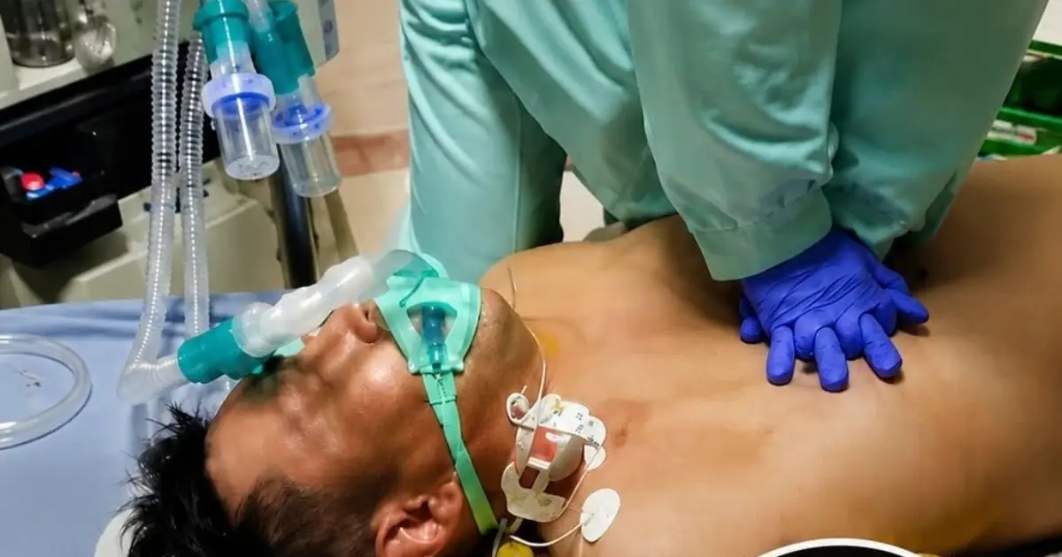 A 56-Year-Old Man Suffered a Stroke at Midnight—Doctors Point to These 4 Drinks.