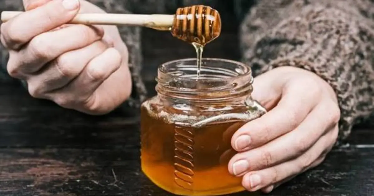 Can Flipping a Honey Bottle Tell You If It’s Real? Here’s What to Know