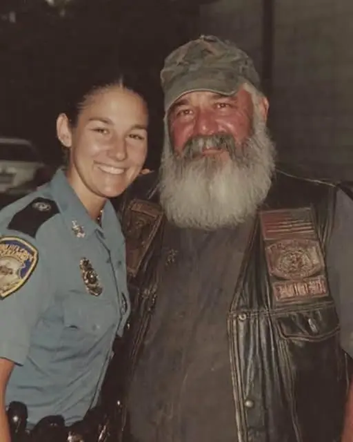 He is stopped by a policewoman and recognizes his daughter who disappeared 31 years ago: a heart-stopping story