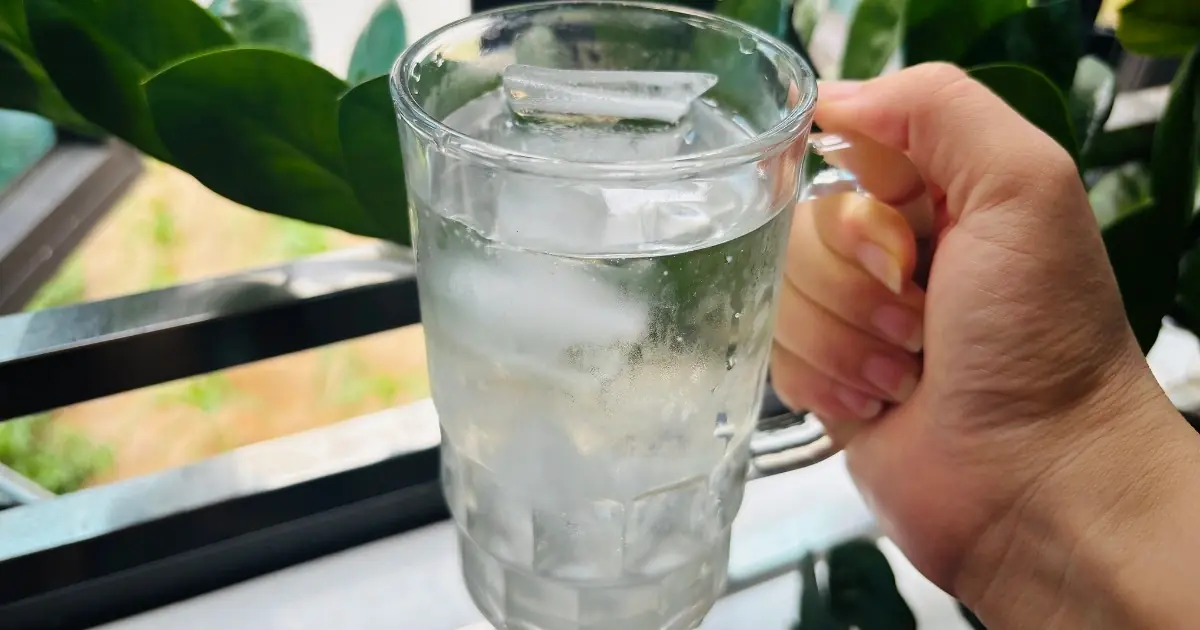 28-Year-Old Woman Suffers Severe Acid Dam.age - Could a Popular Daily Drink Be to Blame?