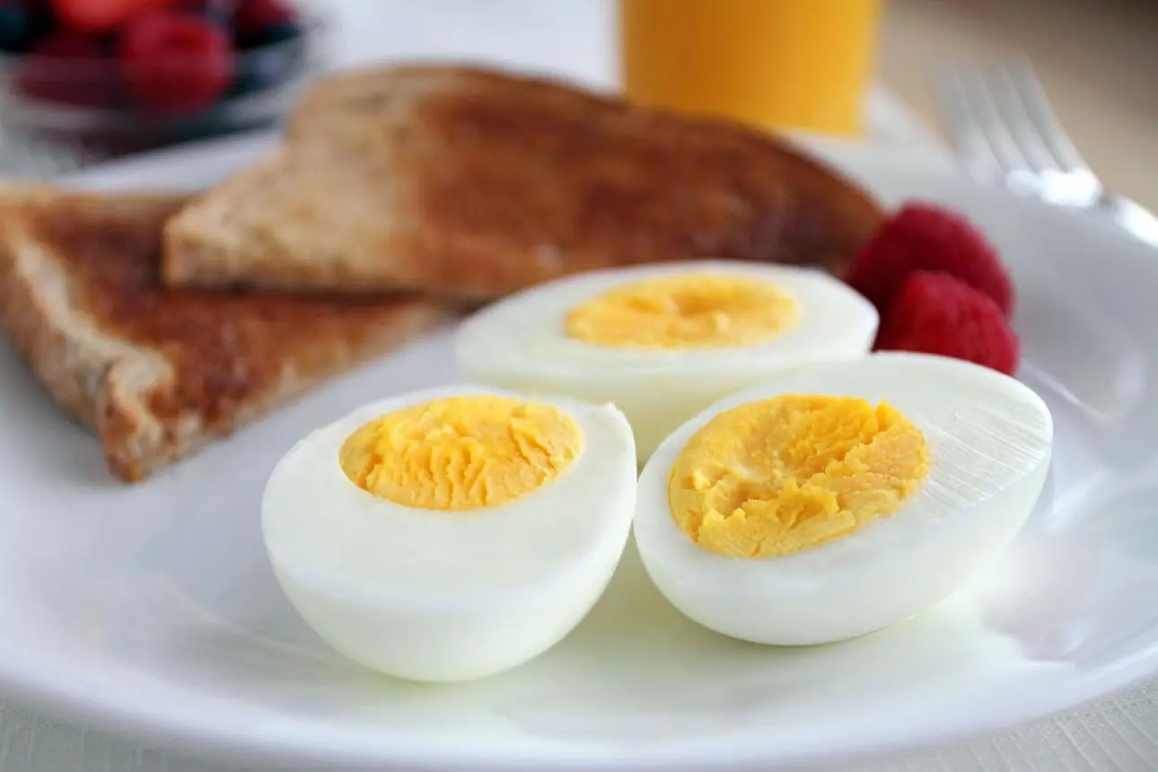 Doctors Reveal What Really Happens When You Eat Eggs Every Morning