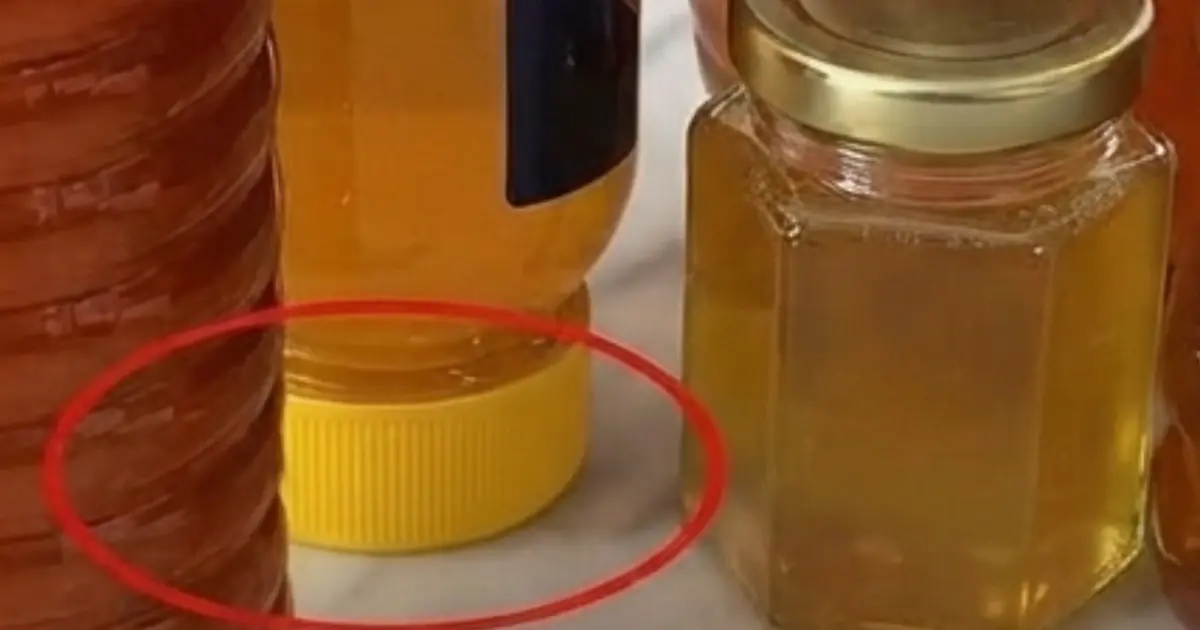 Can You Tell If Honey Is Real in Just a Few Seconds?  This Simple At-Home Trick Is Often Shared Online — But Does It Really Work?