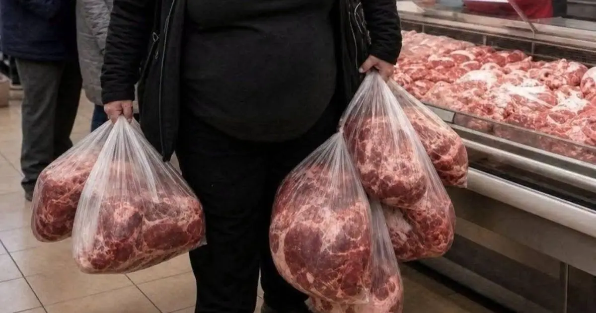 Every Day, an Elderly Woman Bought 60 Kilos of Beef
