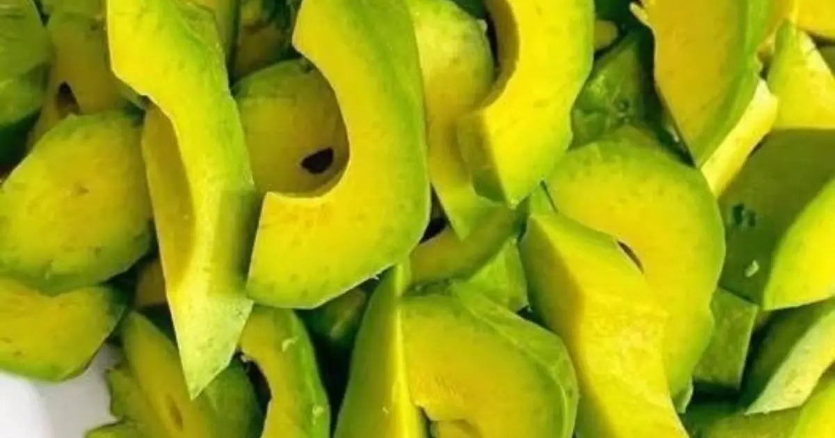 Doctors reveal that eating avocados causes… see more