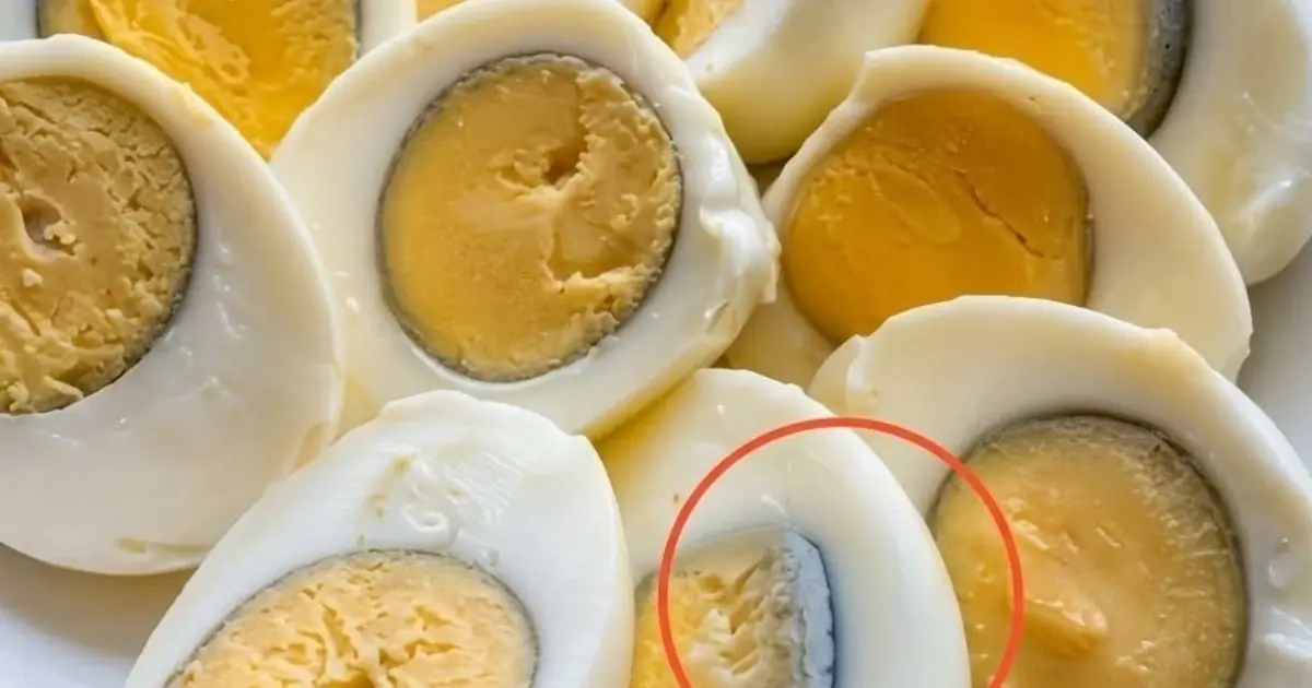 When You See a Green Ring Around an Egg Yolk, It’s a Sign That...