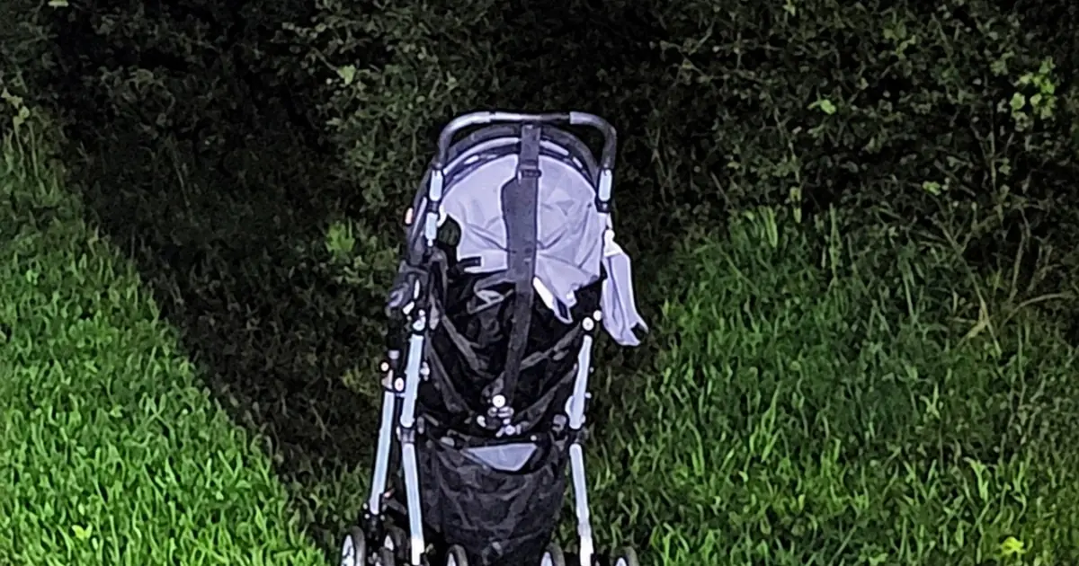 If You See an Abandoned Stroller at Night, Here's Why Experts Say You Should Keep Your Distance