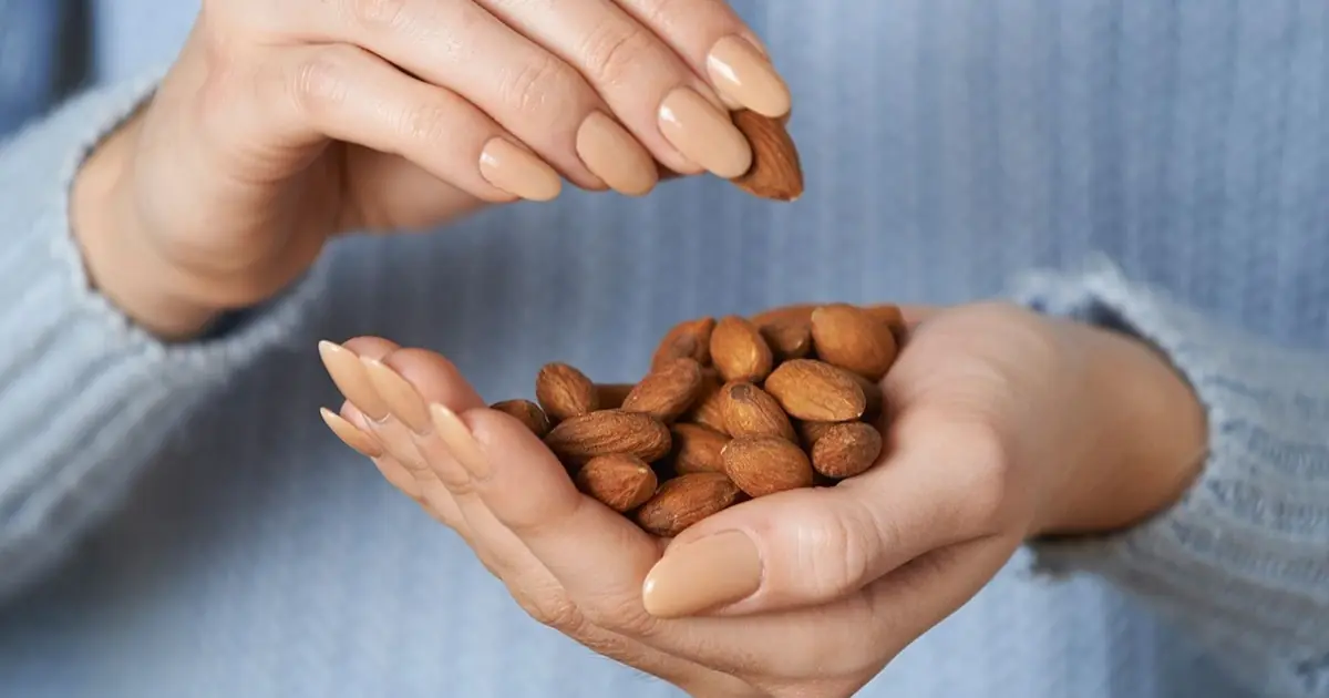 What Happens to Your Body When You Eat Almonds Every Day? Doctors Explain