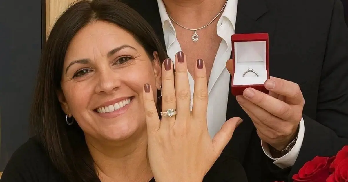 A Heartwarming Engagement Moment: A Surprise Ring, Red Roses, and a Beautiful Smile