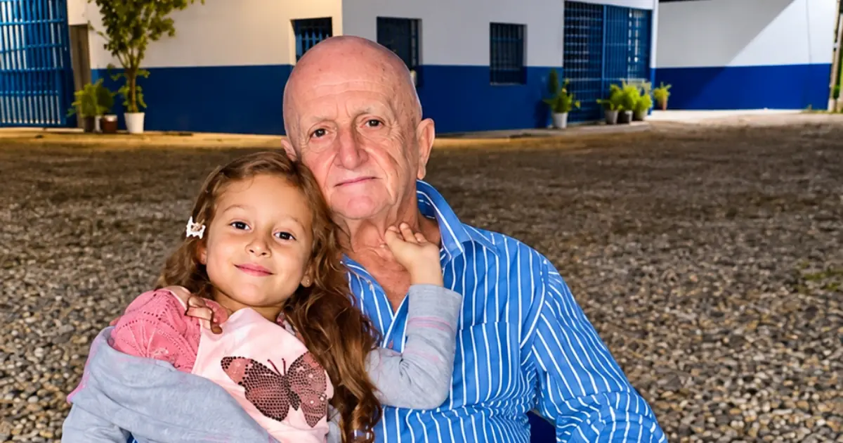 My Daughter Revealed a Strange Rule Grandpa Made Her Follow During Bath Time - The Following Morning, I Opened the Door and Froze